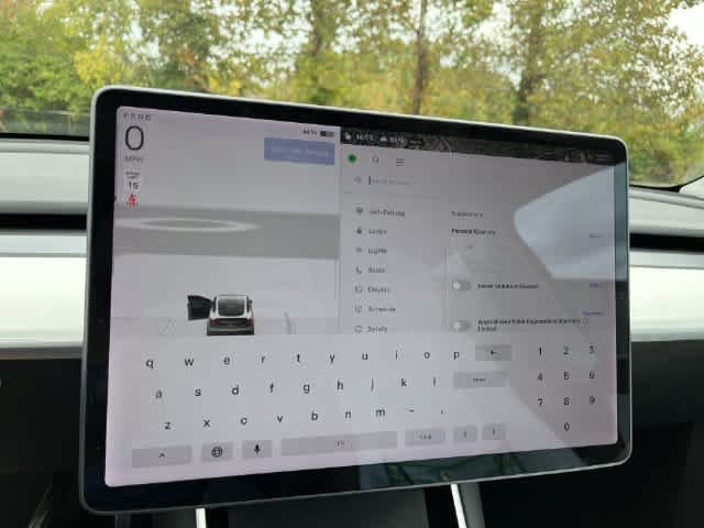 Used 2021 Tesla Model Y Long Range AWD/4WD image 30