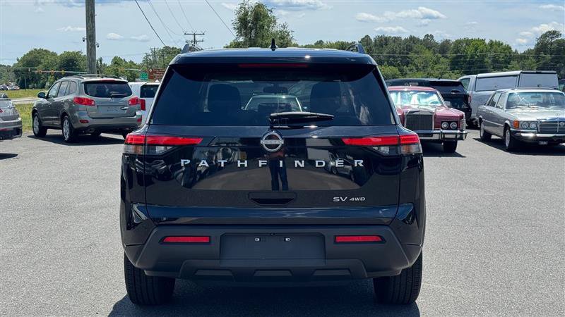 Used 2024 Nissan Pathfinder SV AWD/4WD image 9