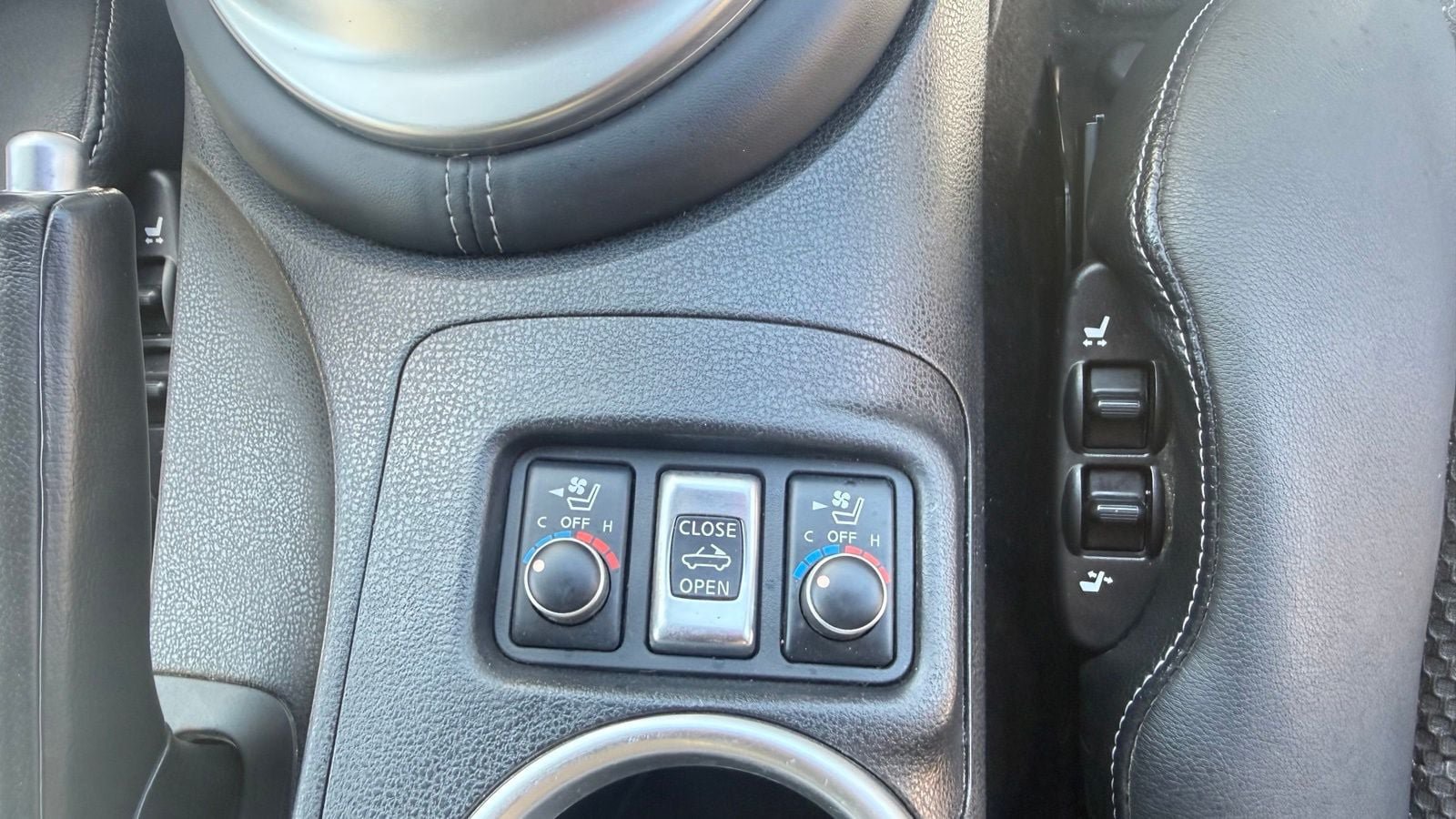 Used 2014 Nissan 370Z Touring w/ Sport Package RWD image 16