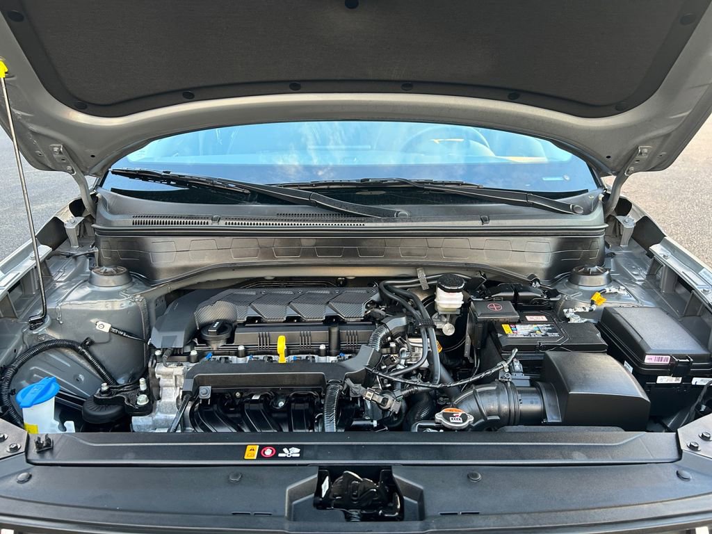 Certified 2025 Hyundai Venue SEL image 29