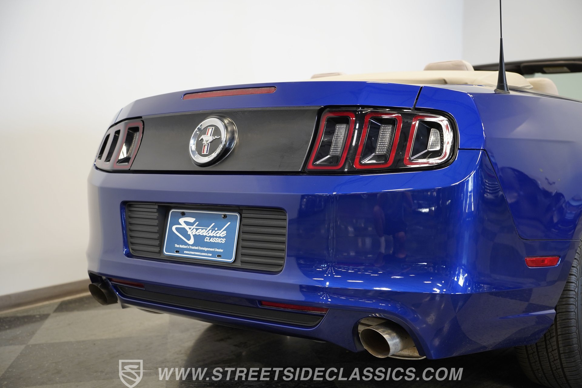 Used 2014 Ford Mustang Convertible RWD image 31