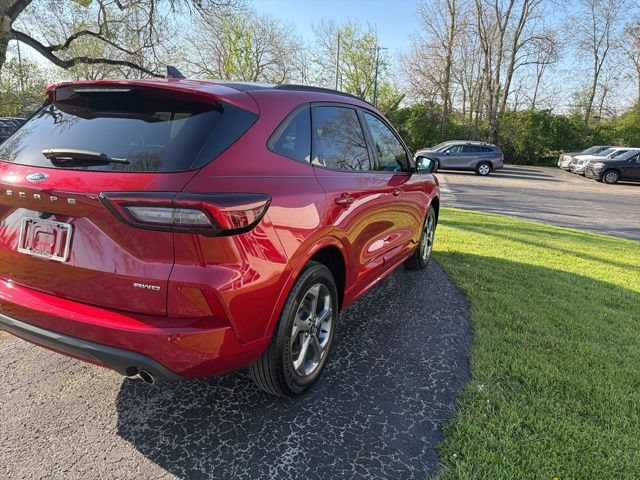 Used 2023 Ford Escape ST-Line w/ Tech Pack #1 AWD/4WD image 8