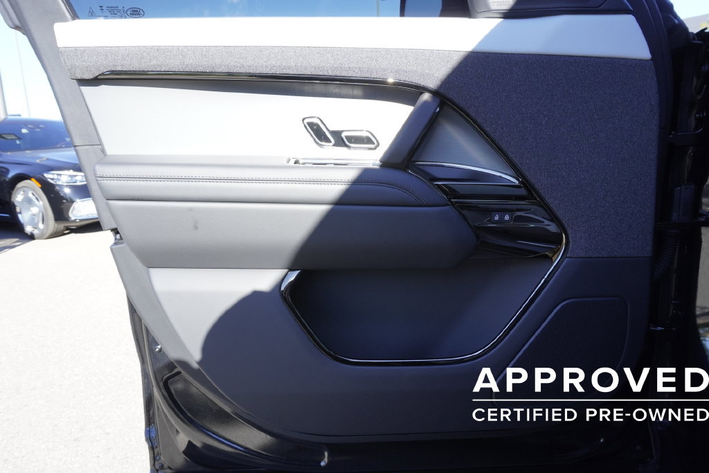 Used 2025 Land Rover Range Rover Sport Dynamic SE AWD/4WD image 17