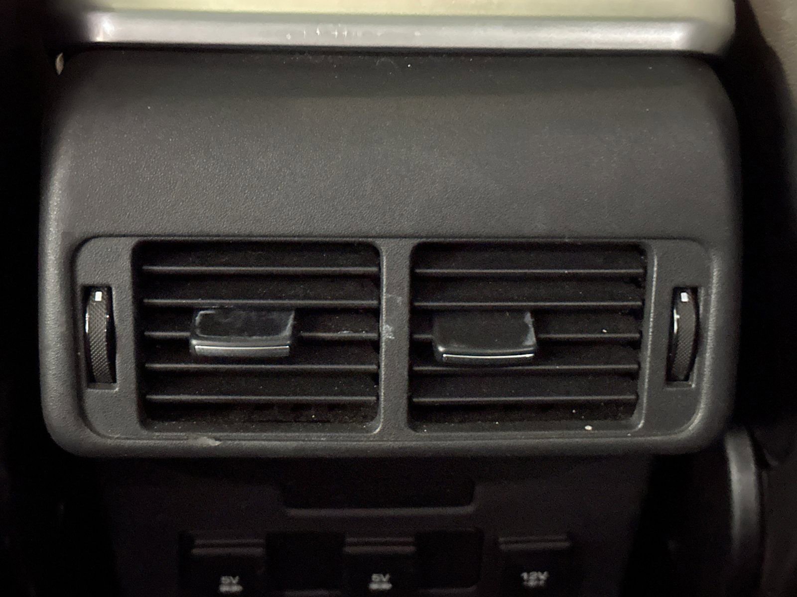 Used 2020 Land Rover Range Rover Velar S image 16