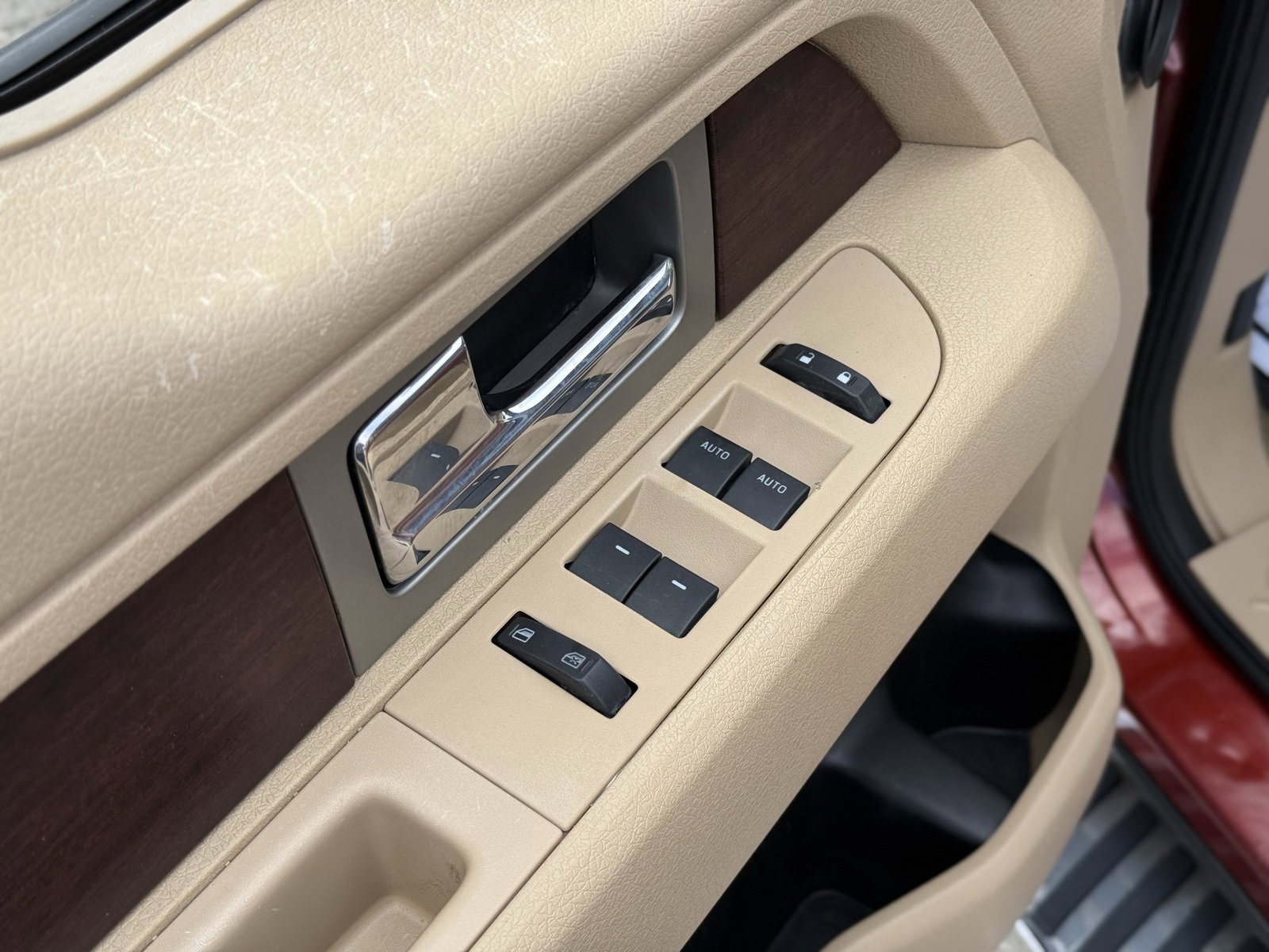 Used 2014 Ford F150 King Ranch w/ King Ranch Luxury Package image 16