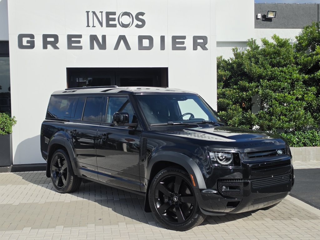 Used 2023 Land Rover Defender 130 X-Dynamic SE AWD/4WD image 1