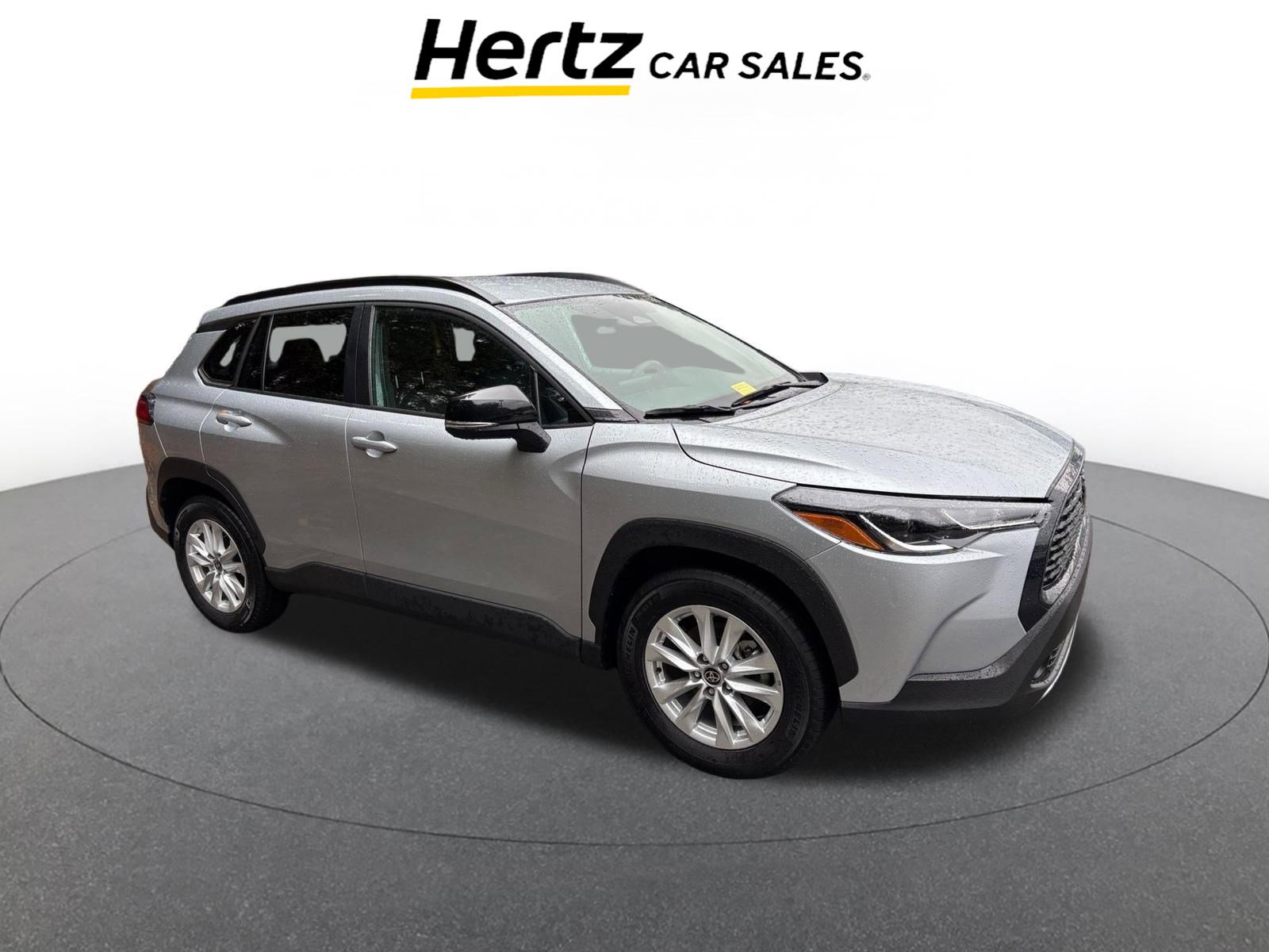 Used 2025 Toyota Corolla Cross LE image 1