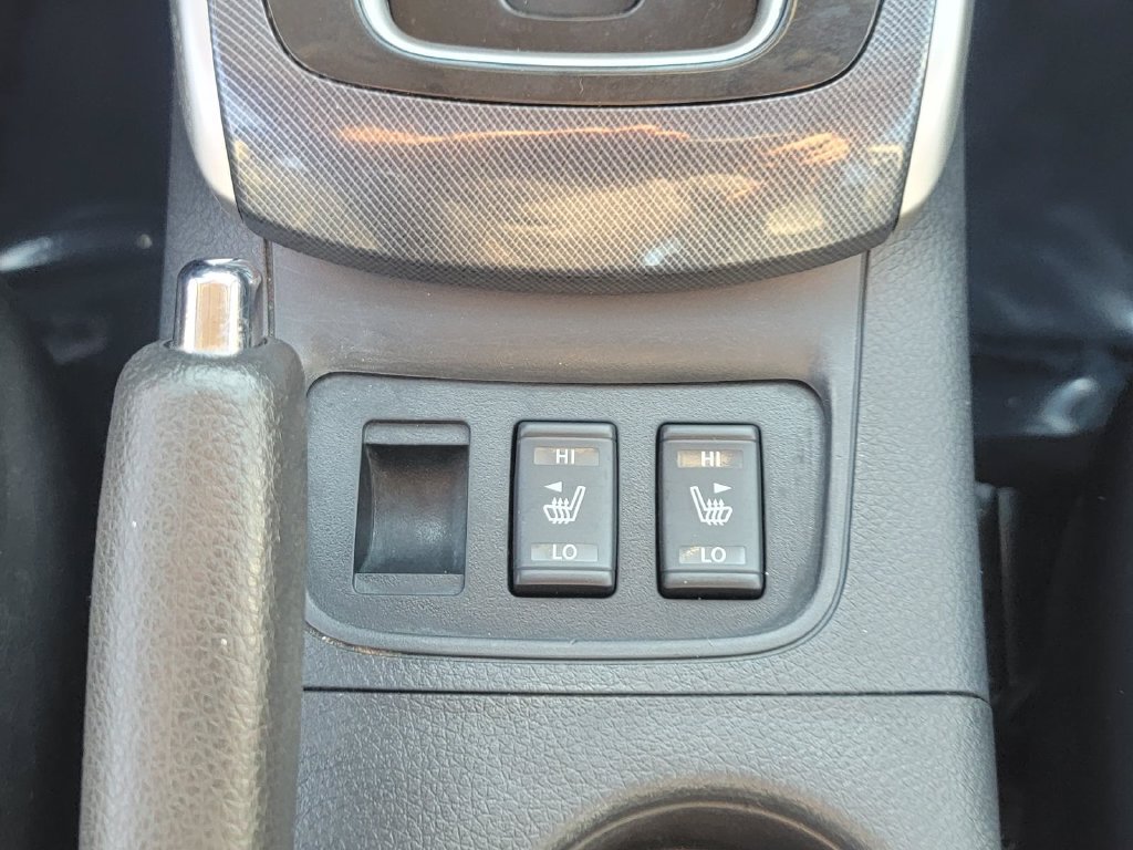 Used 2016 Nissan Sentra SR w/ SR Premium Package FWD image 30