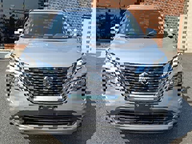 Certified 2021 Nissan Rogue SV image 2