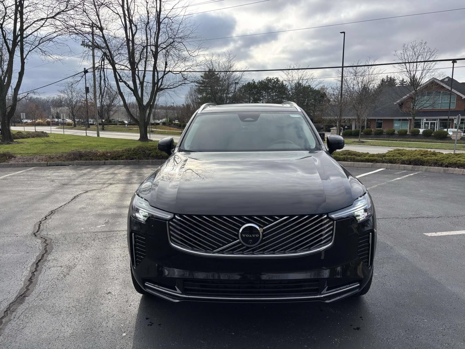 New 2026 Volvo XC90 B6 Plus w/ Protection Package Premier AWD/4WD image 2