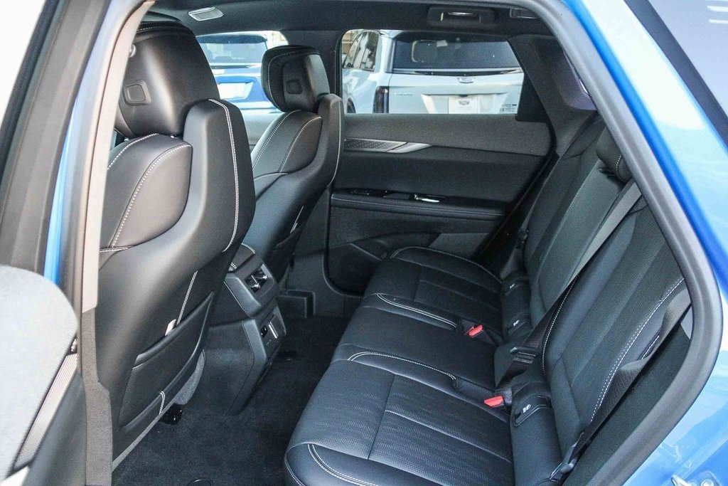 New 2026 Cadillac Optiq Luxury 2 image 17