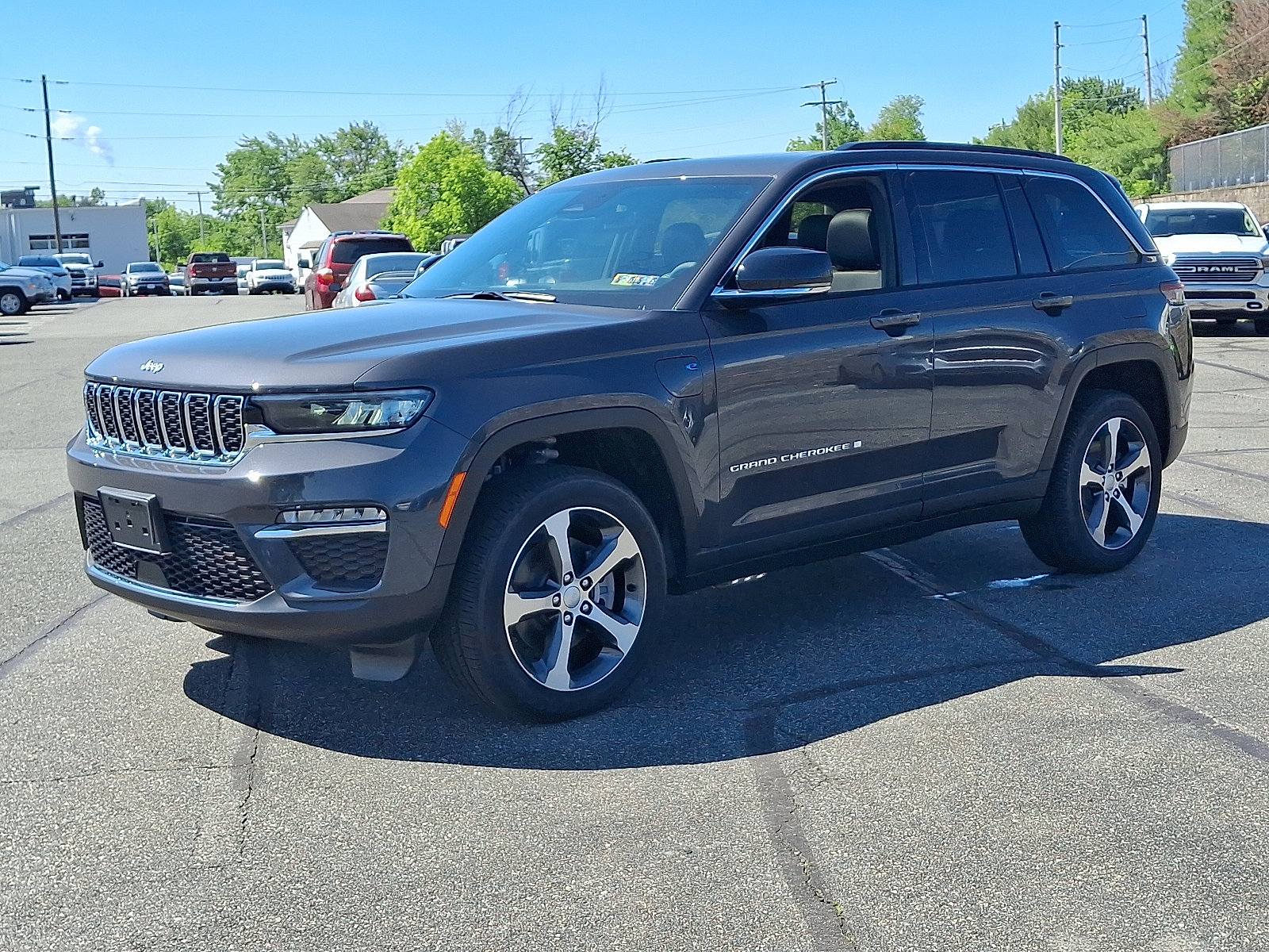 Used 2024 Jeep Grand Cherokee Limited 4xe AWD/4WD image 3