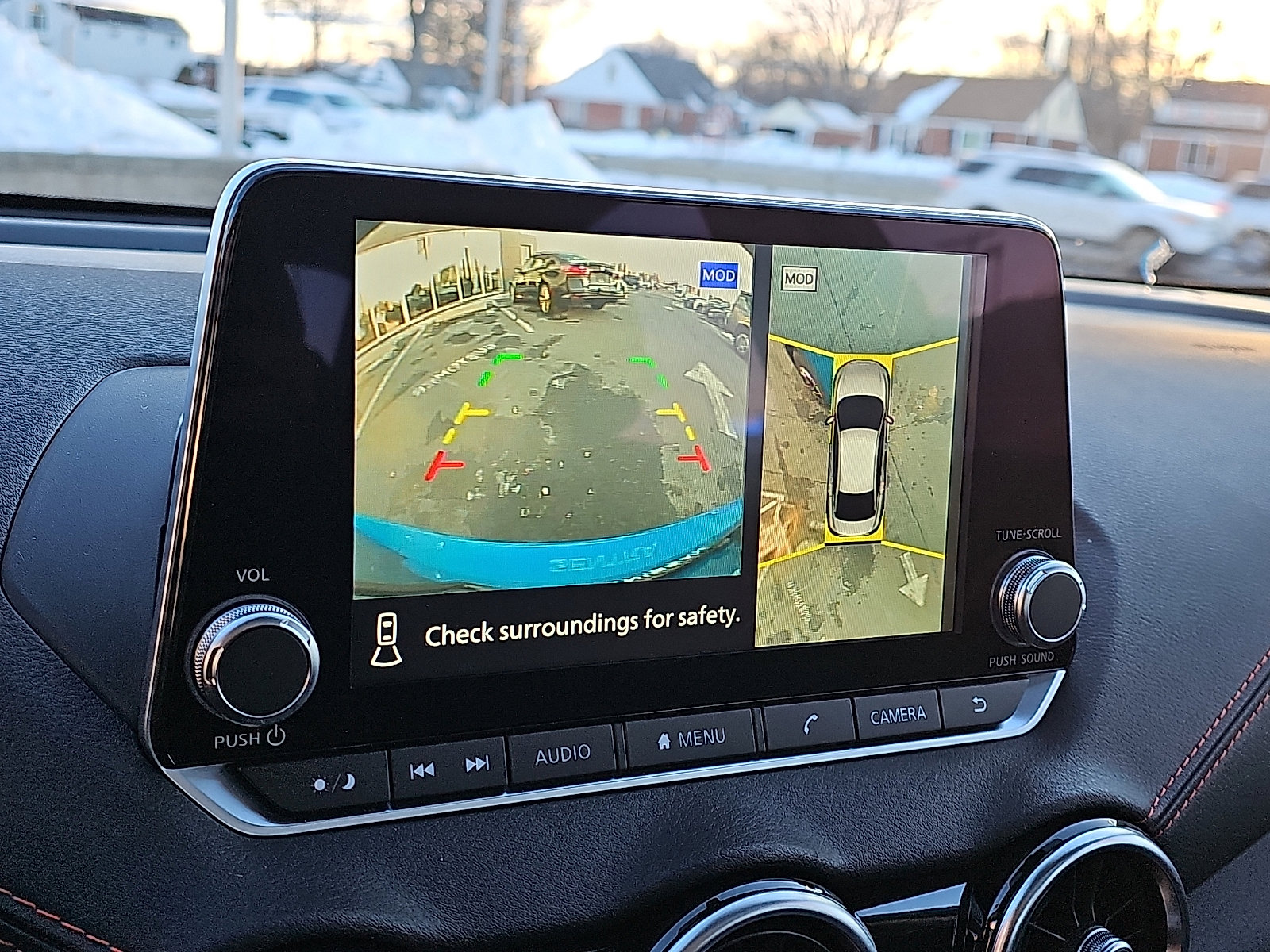 Used 2025 Nissan Sentra SR w/ SR Premium Package image 19