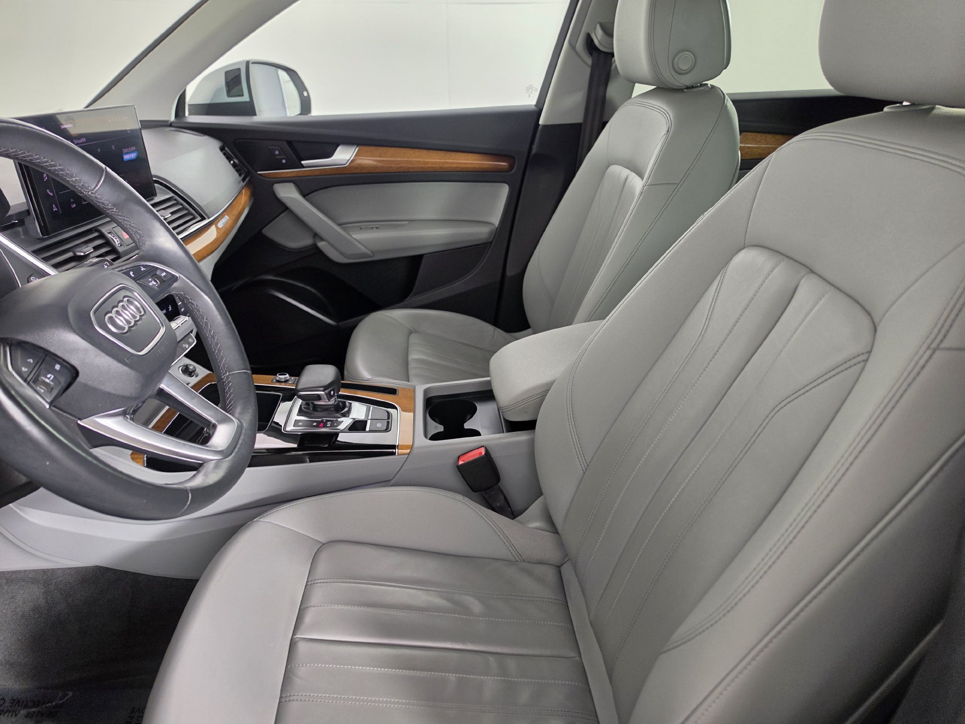Certified 2023 Audi Q5 2.0T Premium w/ Convenience Package AWD/4WD image 3