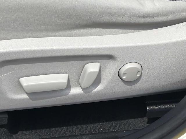 Used 2019 Toyota Highlander Plus FWD image 19