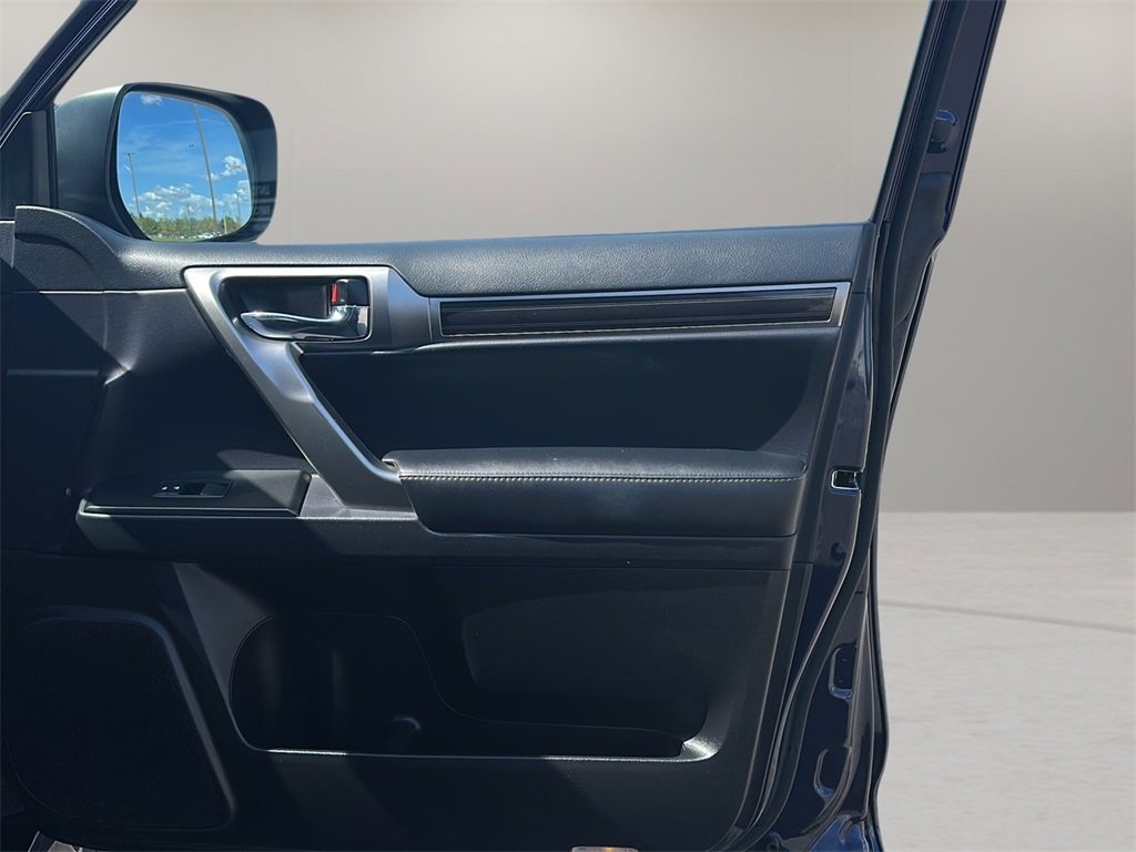 Used 2023 Lexus GX 460 Premium w/ Premium Package image 28