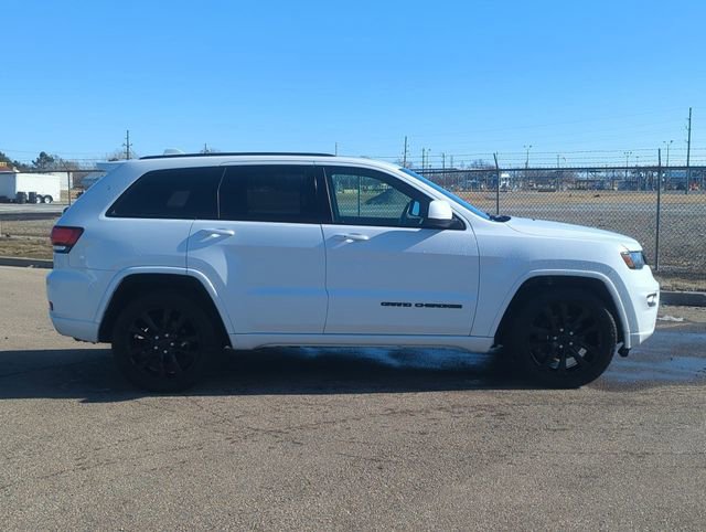 Used 2019 Jeep Grand Cherokee Altitude AWD/4WD image 2
