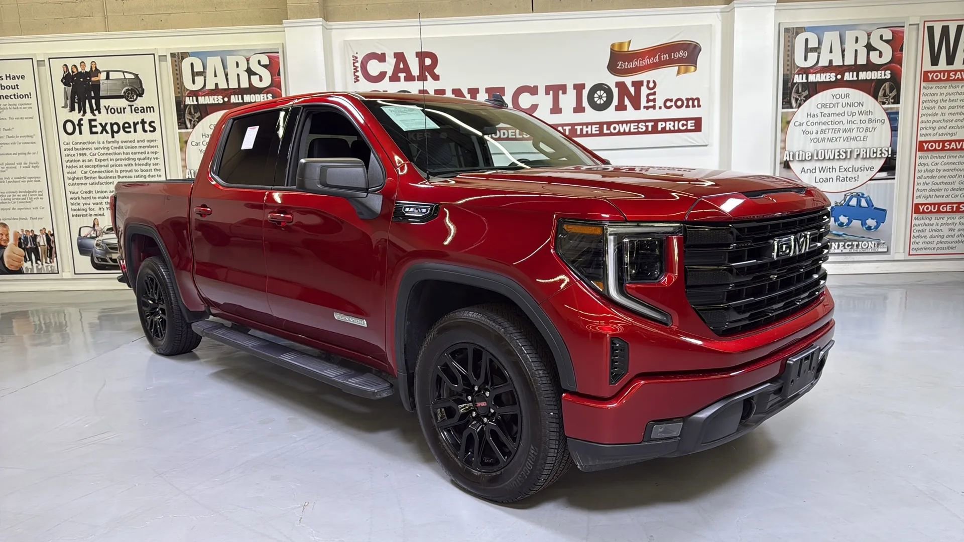 Used 2024 GMC Sierra 1500 Elevation w/ LPO, Elevation Black Package image 13