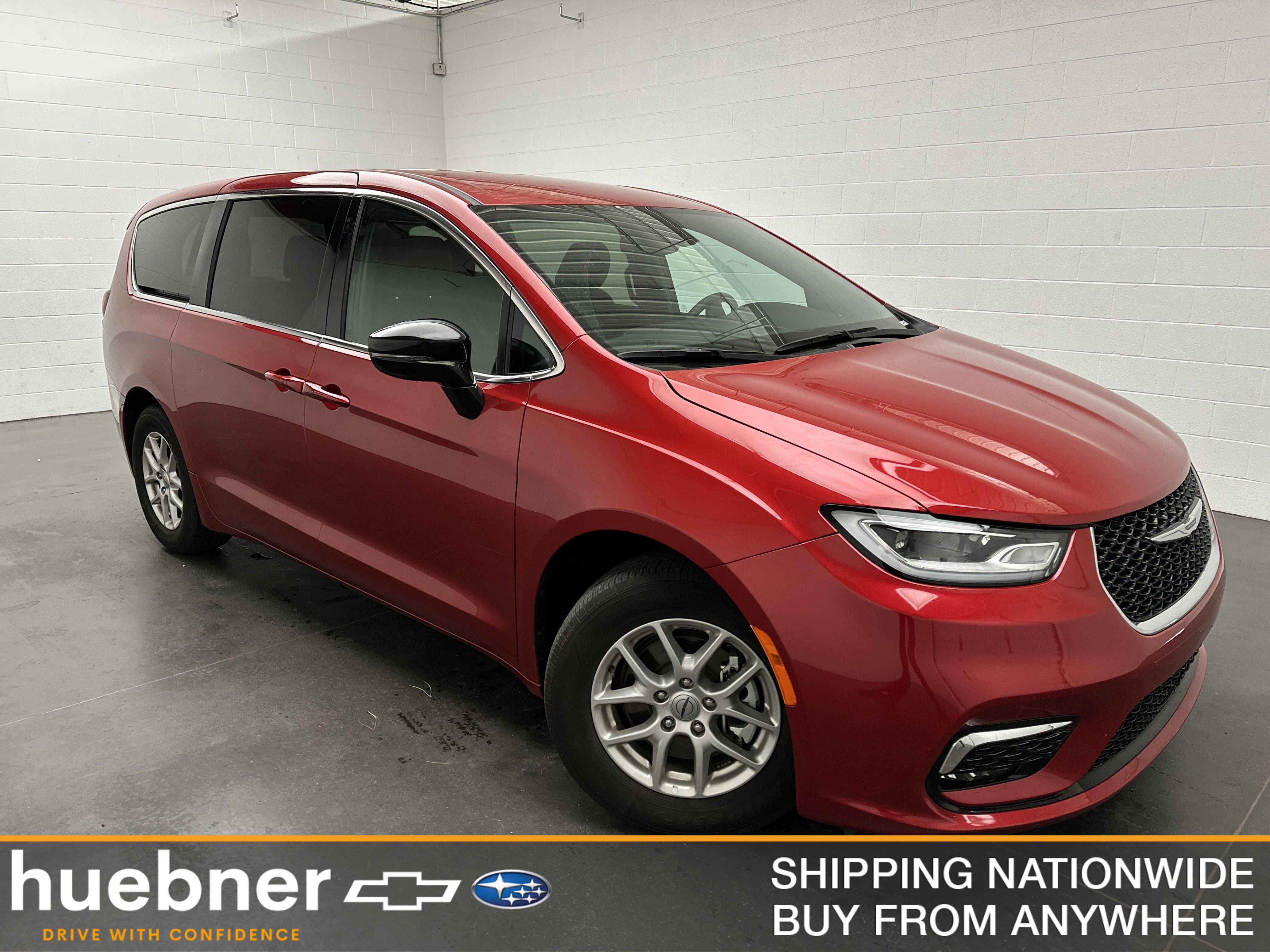 Used 2025 Chrysler Pacifica Select FWD image 1