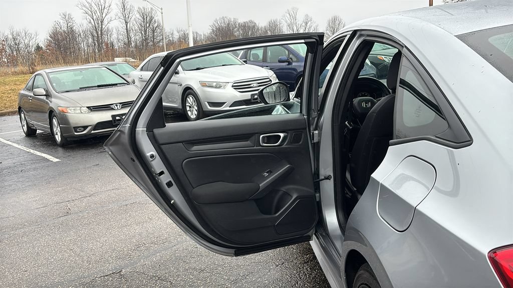 Used 2023 Honda Civic Sport image 28