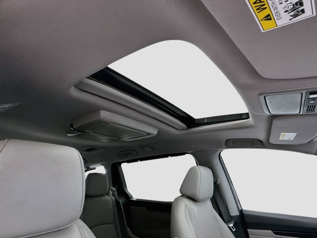 Used 2024 Honda Odyssey Touring image 17