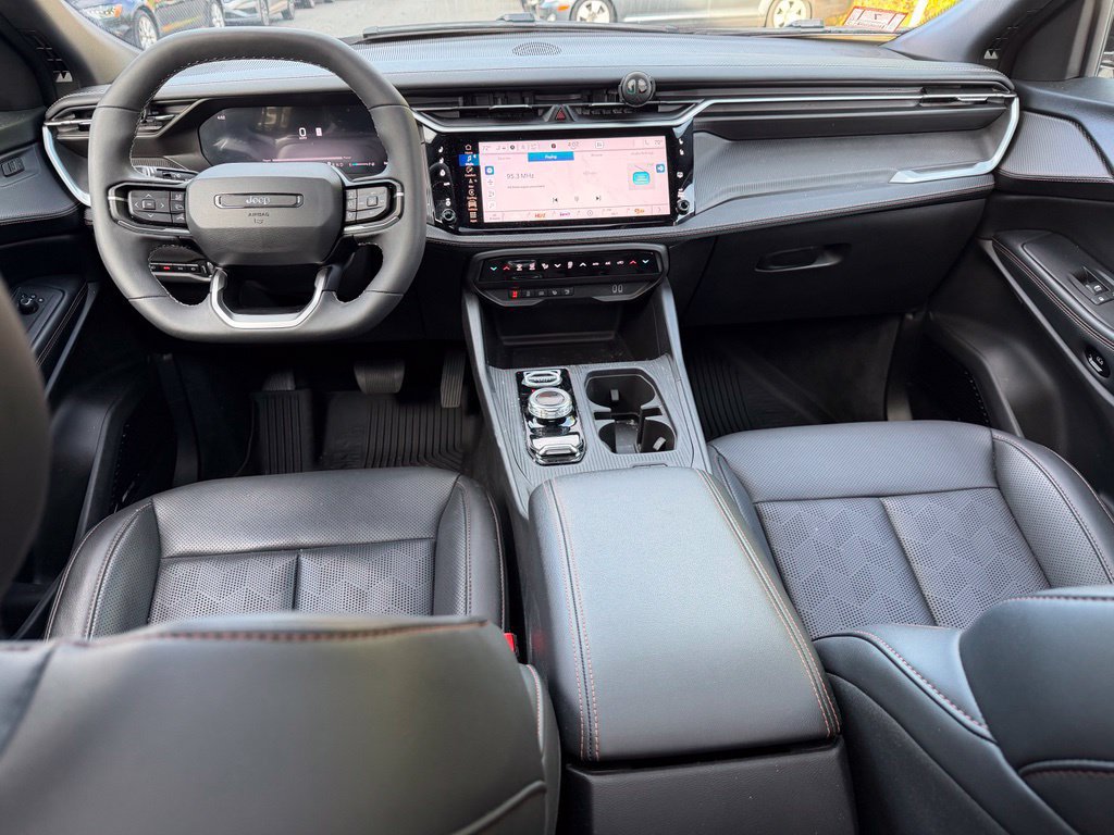 Used 2026 Jeep Cherokee Overland w/ Advanced Pro Tech Group AWD/4WD image 14