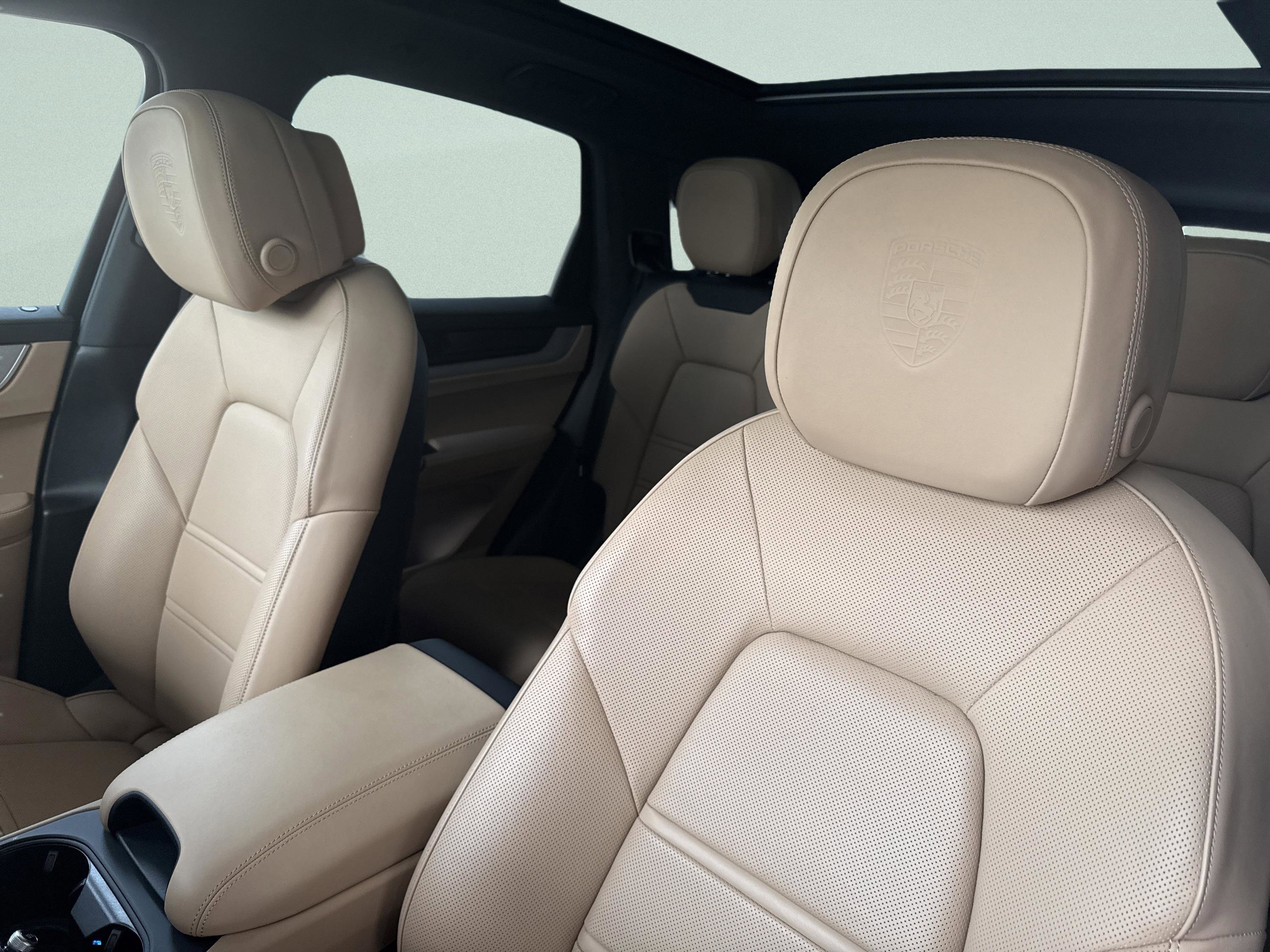 Used 2024 Porsche Cayenne image 28