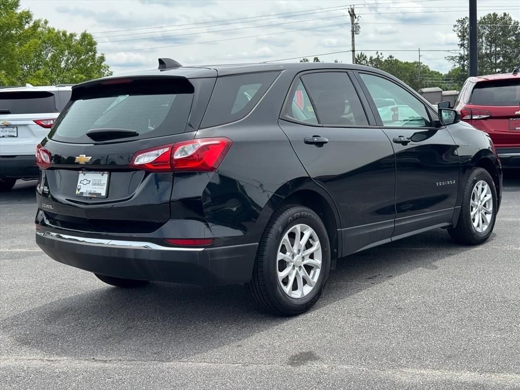 Used 2018 Chevrolet Equinox LS FWD image 3