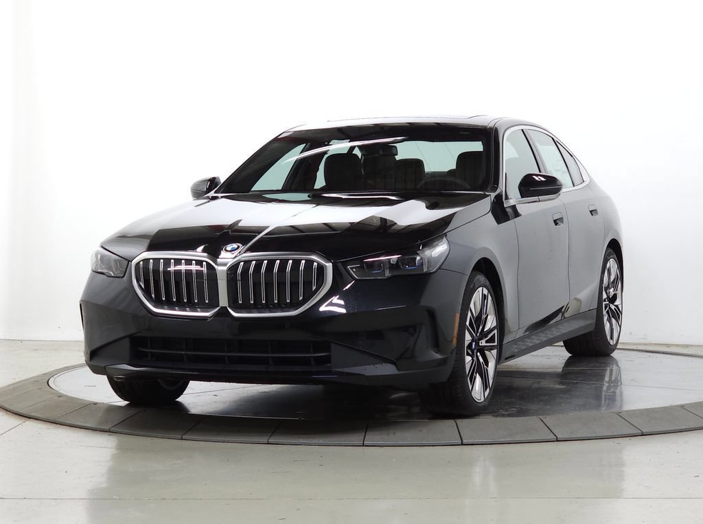 New 2026 BMW 530i xDrive w/ Convenience Package AWD/4WD image 3