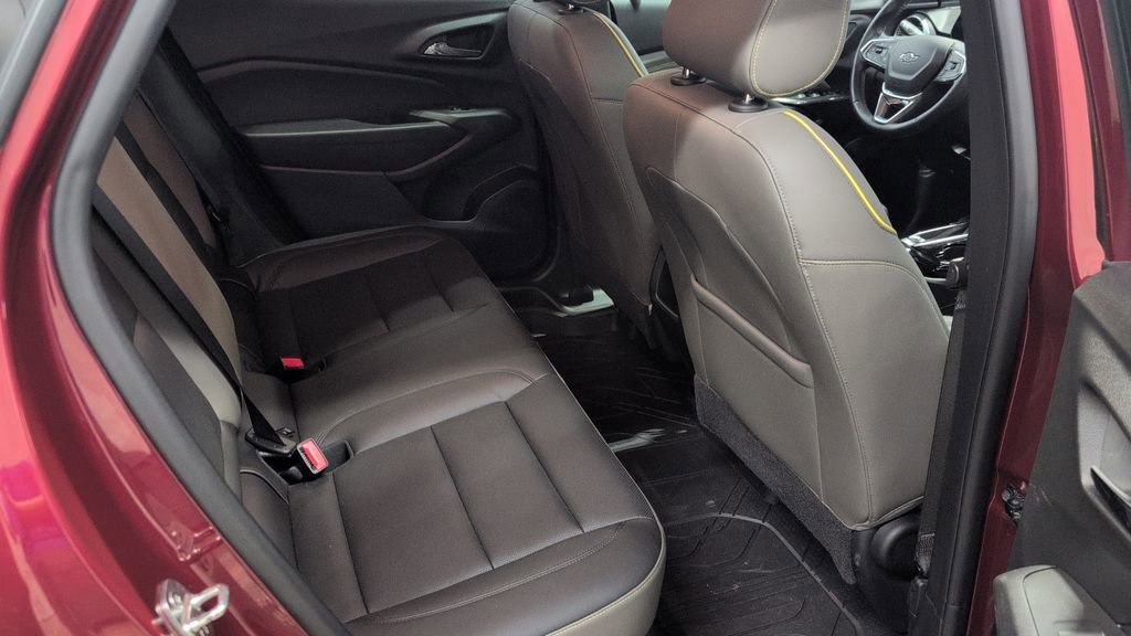 Used 2024 Chevrolet Trax ACTIV w/ Sunroof Package FWD image 21