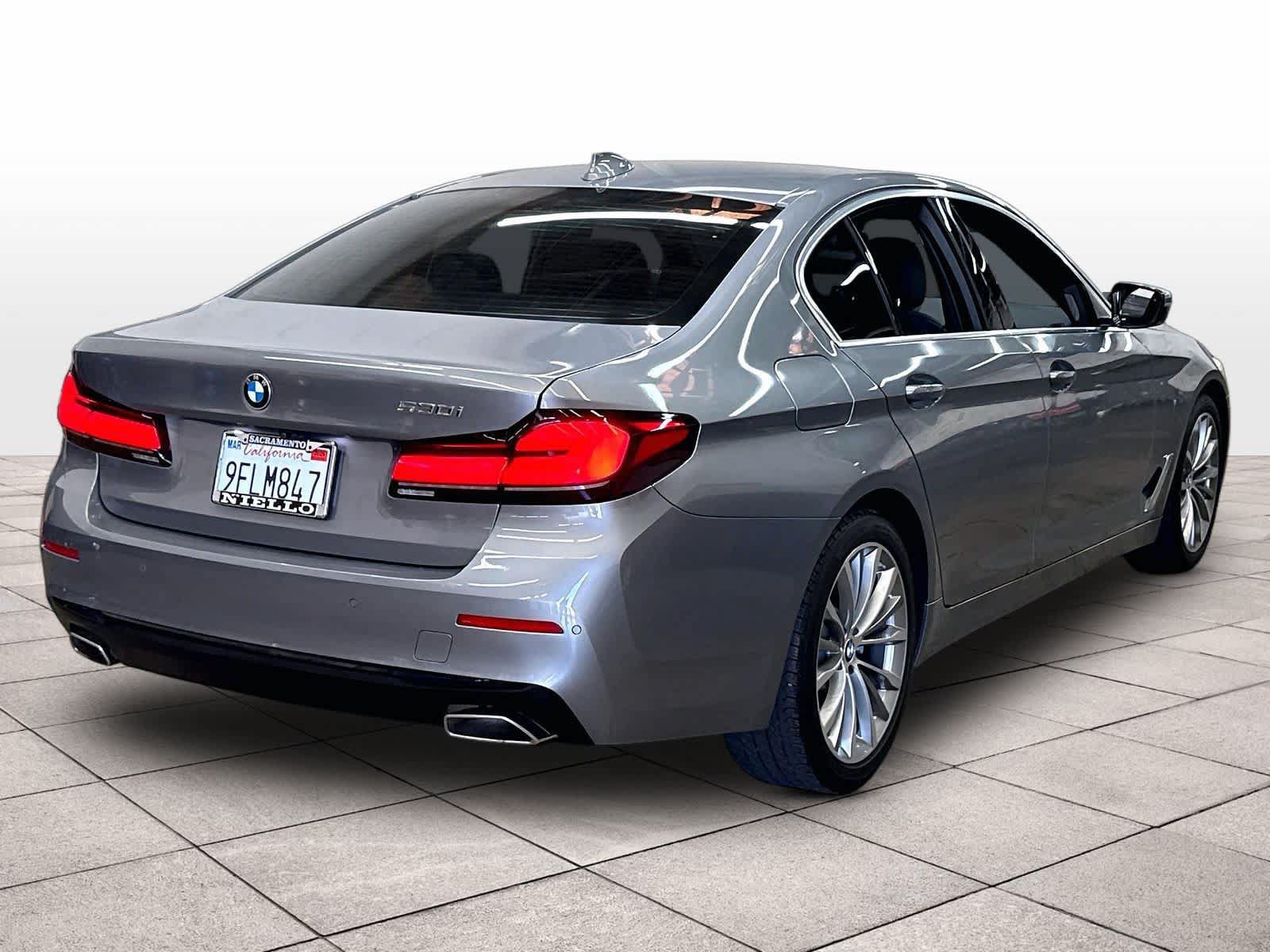 Used 2023 BMW 530i w/ Premium Package RWD image 15