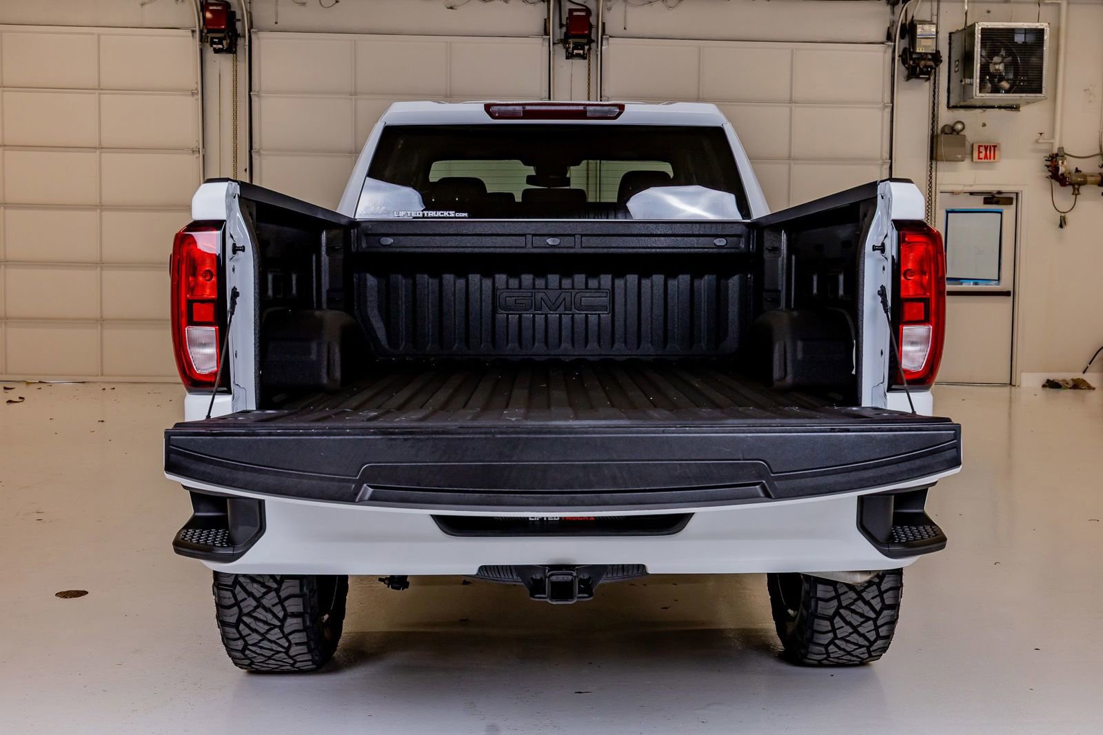 Used 2023 GMC Sierra 1500 Elevation AWD/4WD image 9
