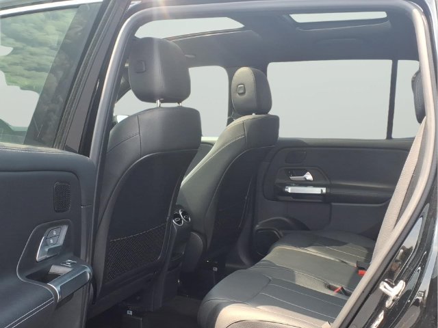 Used 2024 Mercedes-Benz GLB 250 4MATIC w/ Exclusive Package image 14