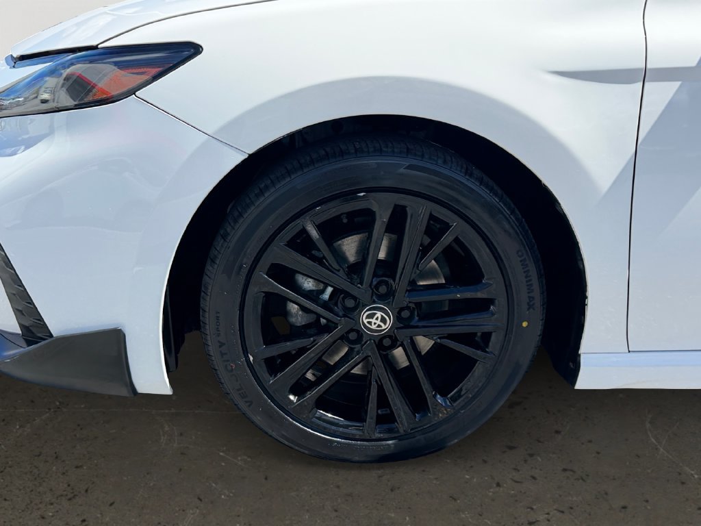 Used 2025 Toyota Camry SE FWD image 27