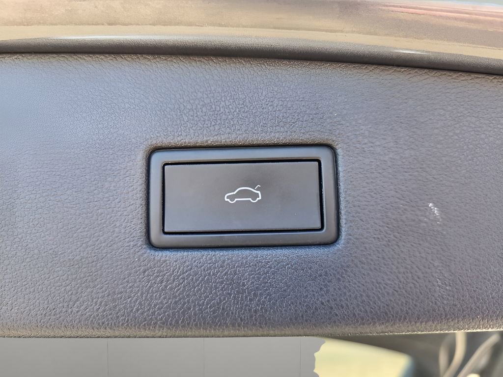 Used 2021 Volkswagen Tiguan SEL Premium R-Line image 34