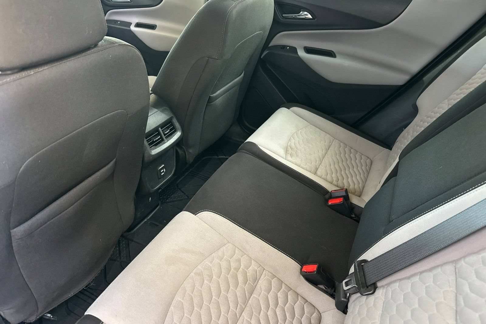 Used 2021 Chevrolet Equinox LS w/ LS Convenience Package AWD/4WD image 12