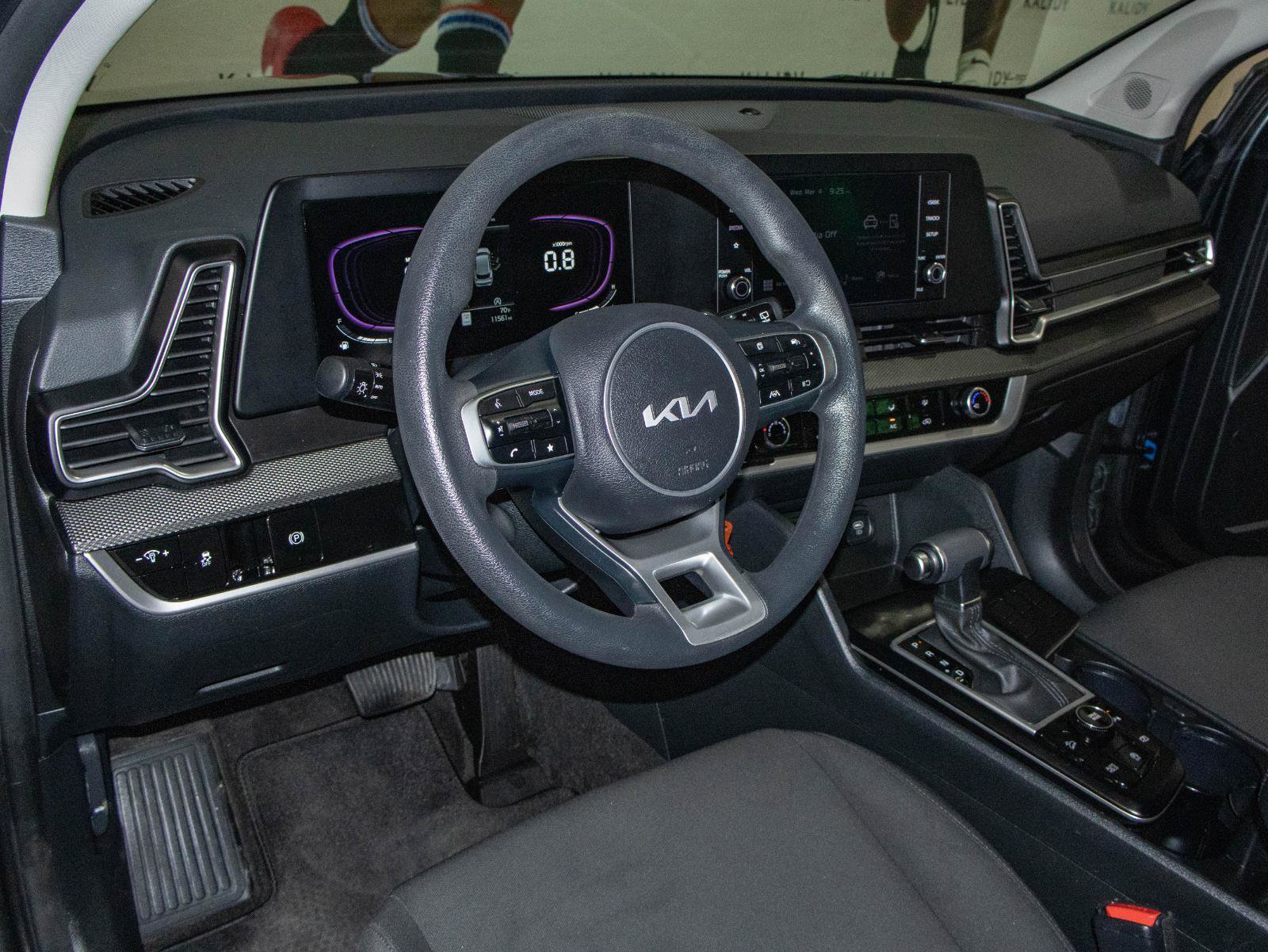 Used 2025 Kia Sportage LX image 5