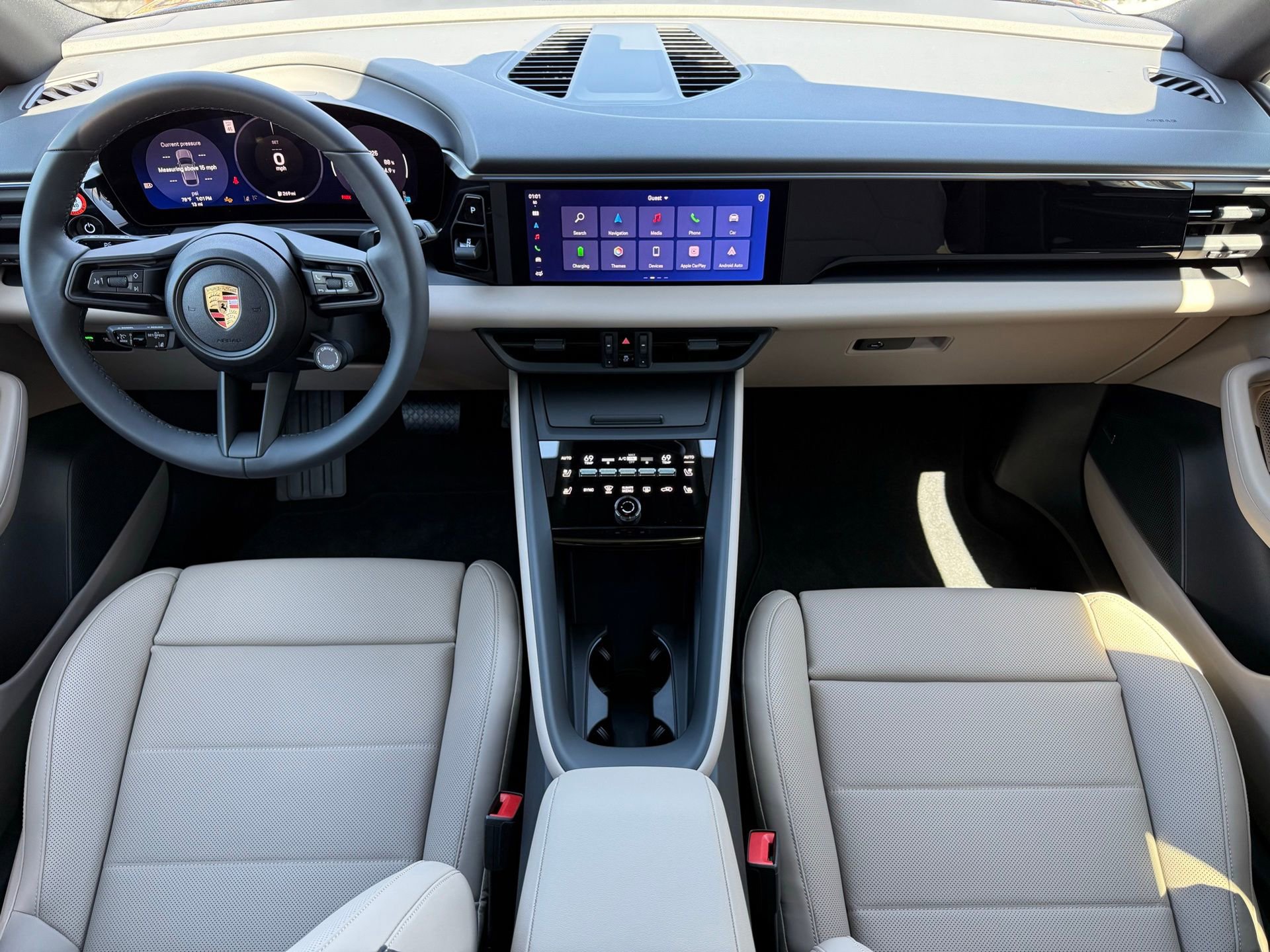 Used 2025 Porsche Macan Electric image 14