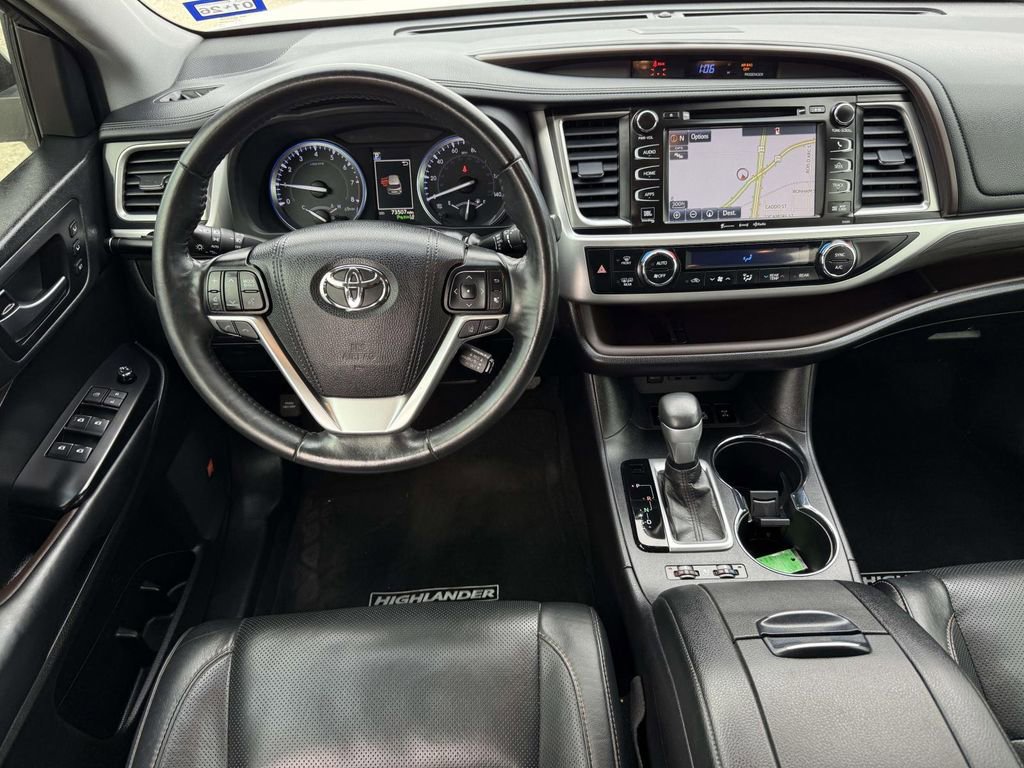 Used 2019 Toyota Highlander Limited Platinum image 10