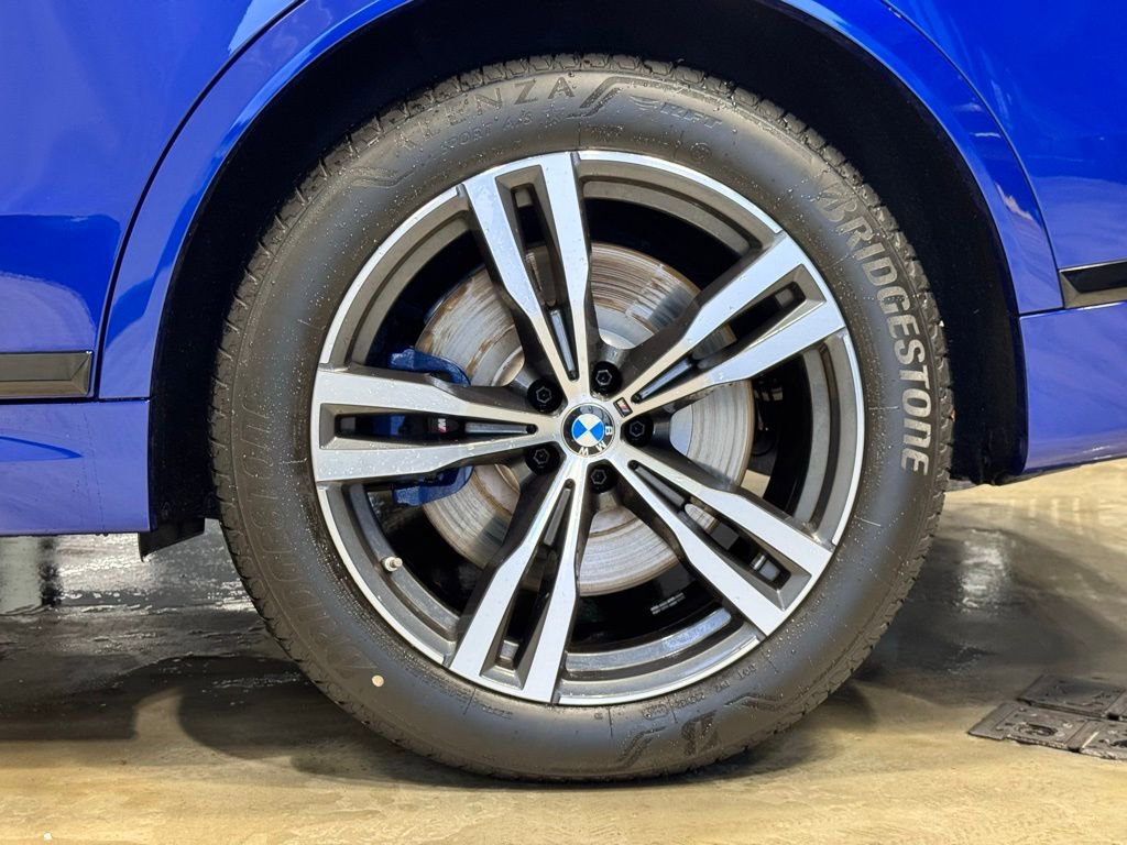 Used 2024 BMW X7 M60i image 13