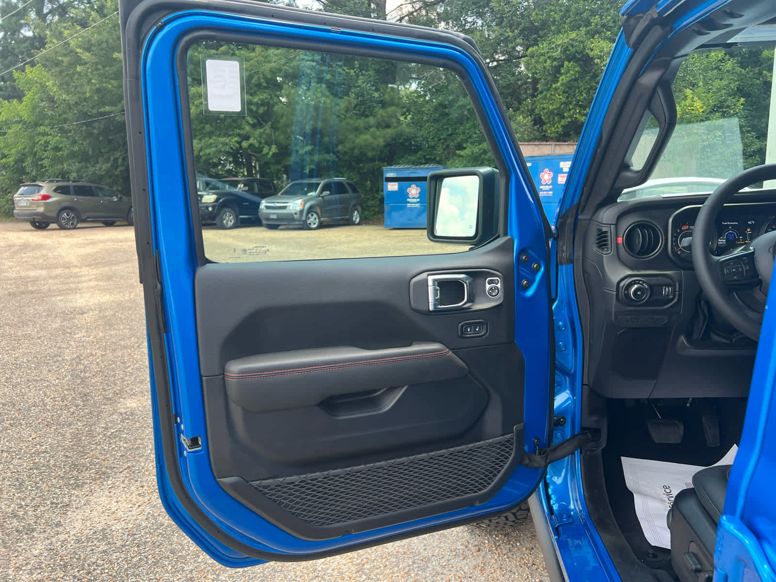 New 2025 Jeep Wrangler Unlimited Rubicon w/ Technology Group image 22