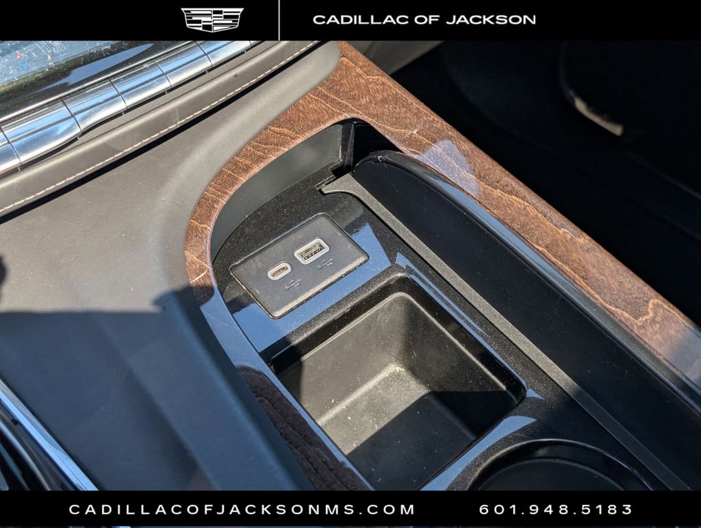Used 2022 Cadillac Escalade ESV Premium Luxury Platinum w/ Heavy-Duty Trailer Package image 17