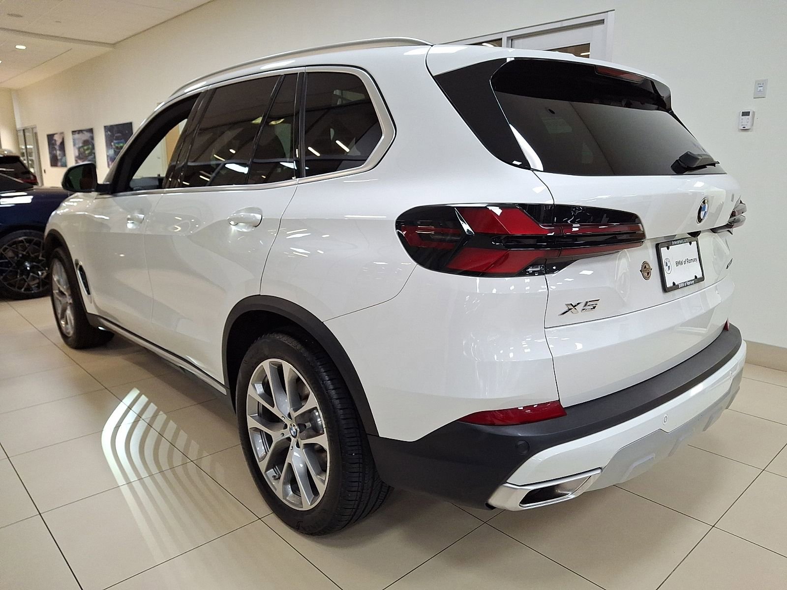 Used 2026 BMW X5 xDrive40i w/ Premium Package image 6