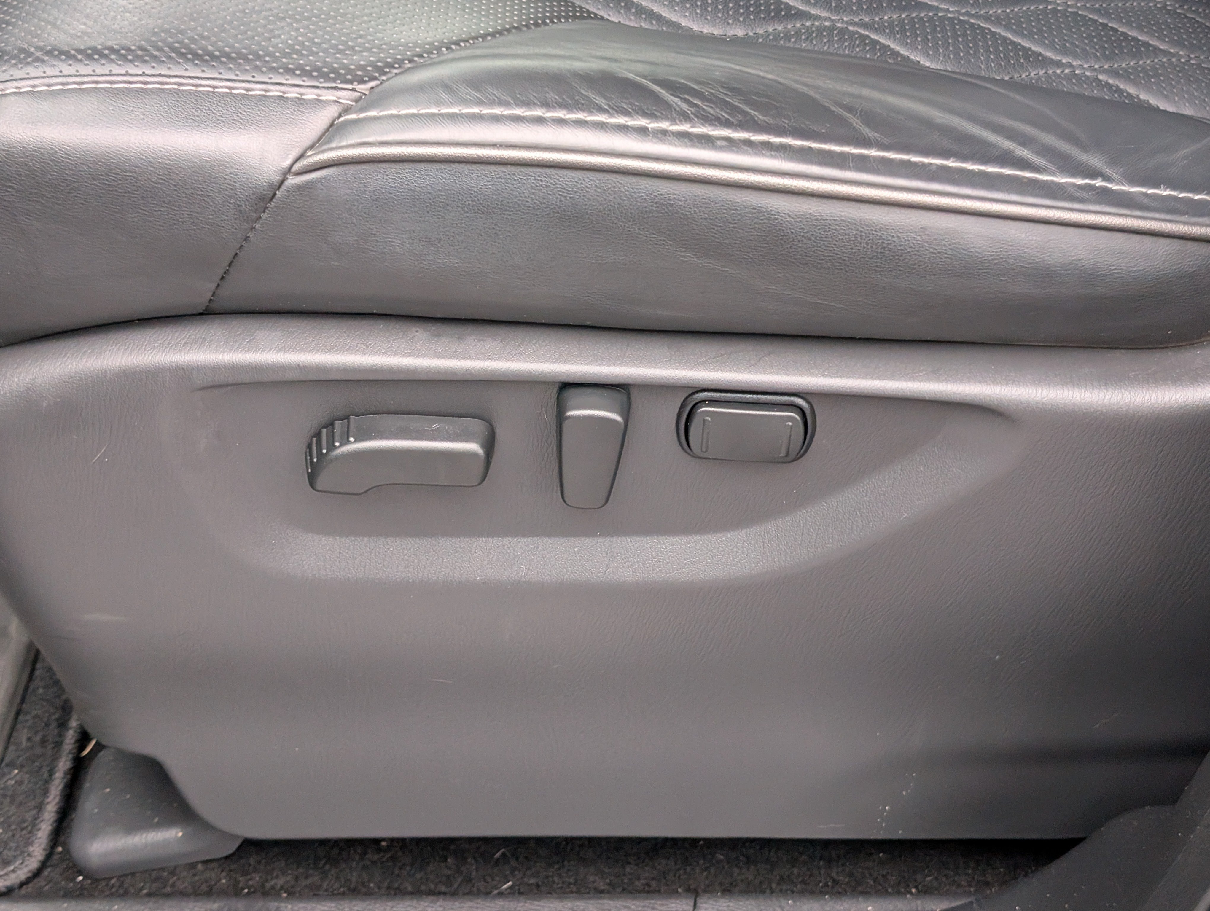Used 2024 INFINITI QX80 Sensory AWD/4WD image 16