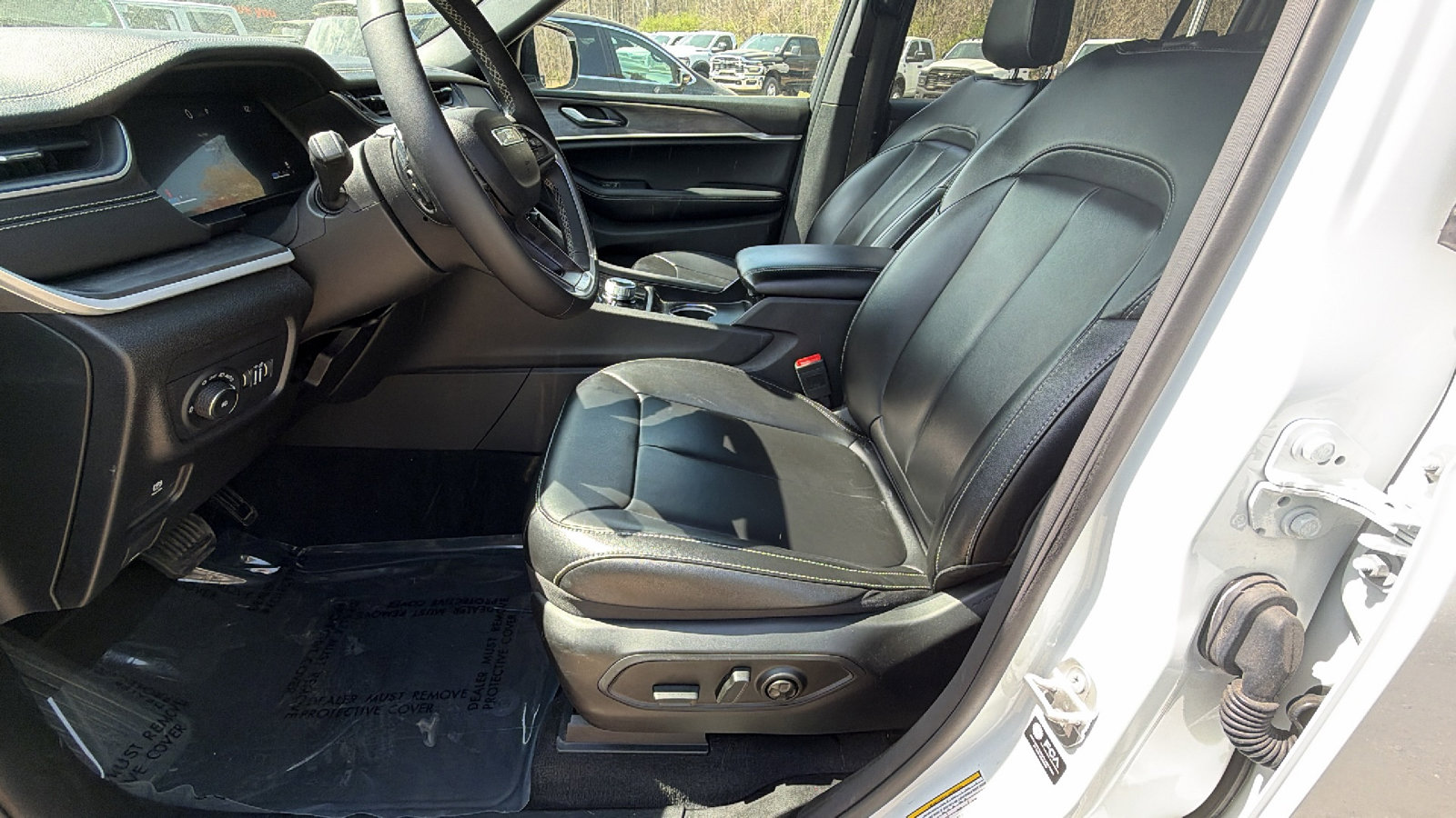 Used 2024 Jeep Grand Cherokee L Limited image 16