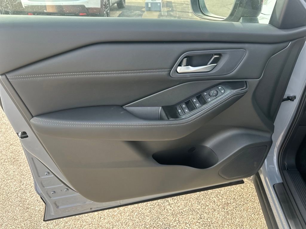 New 2026 Nissan Rogue Dark Armor image 12