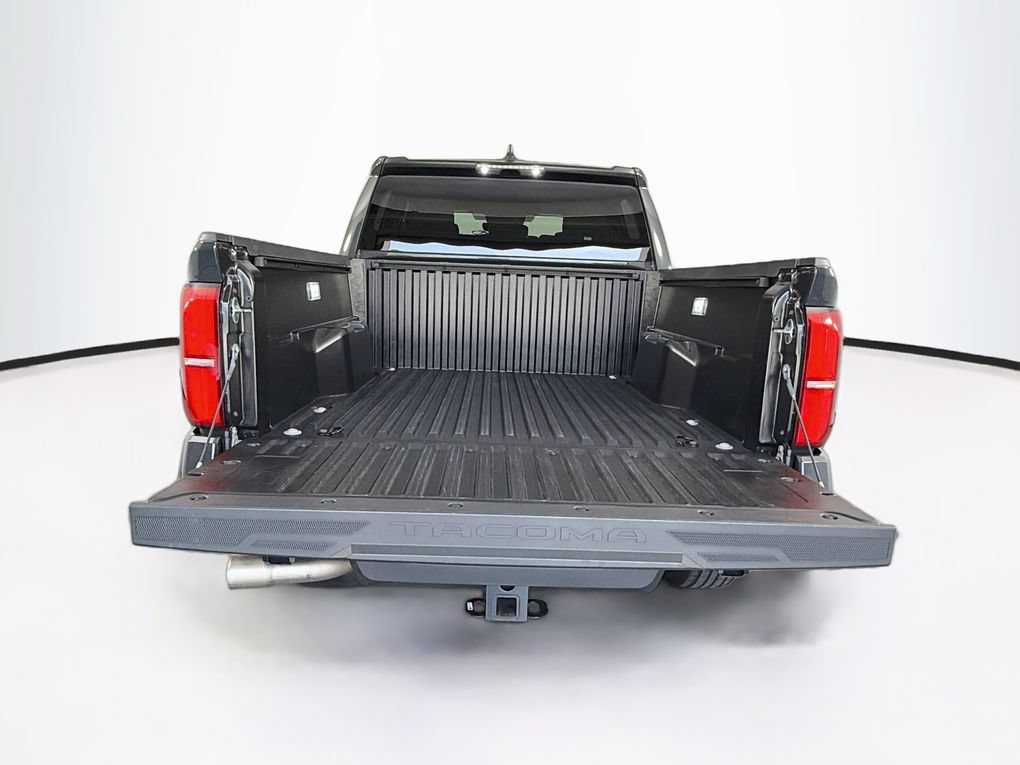 Used 2025 Toyota Tacoma SR5 AWD/4WD image 26