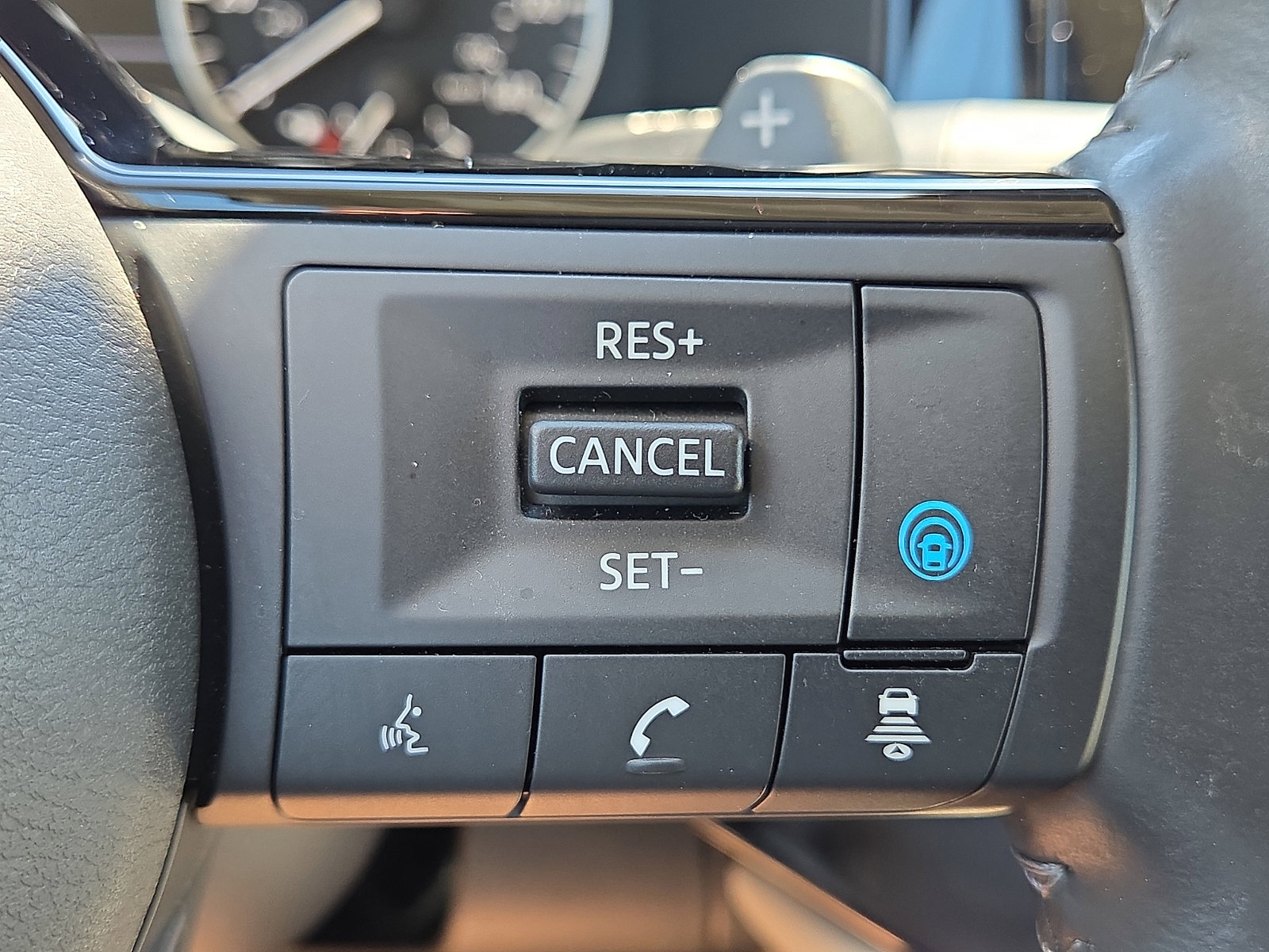 Used 2025 Nissan Pathfinder SL FWD image 22
