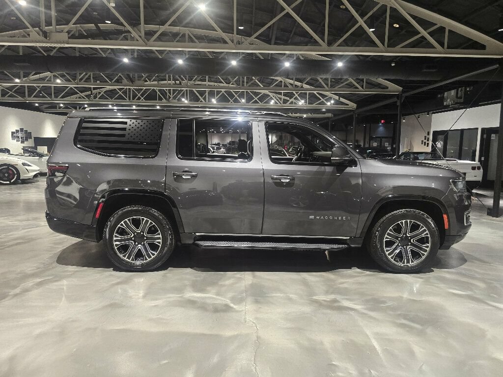 Used 2022 Jeep Wagoneer Series III w/ Flexible Seating Group AWD/4WD image 4