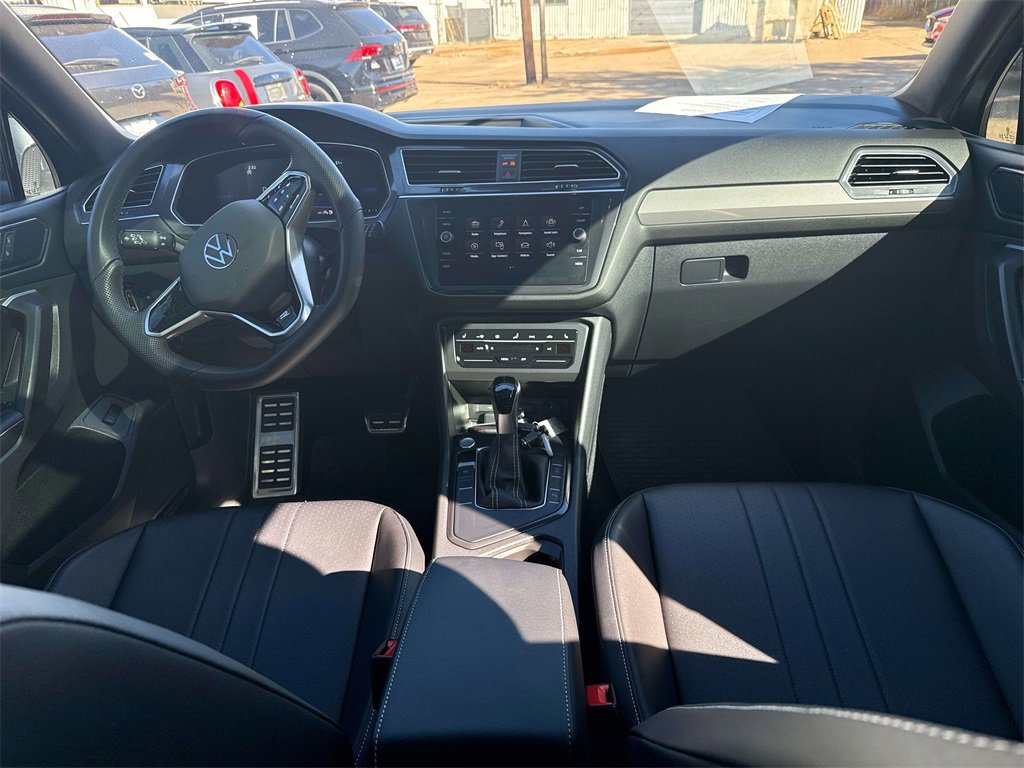 Used 2024 Volkswagen Tiguan SE R-Line image 15